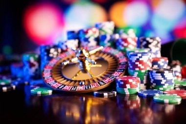 rumahtogel mobile app showing football markets for Liga 1 and live-dealer table options